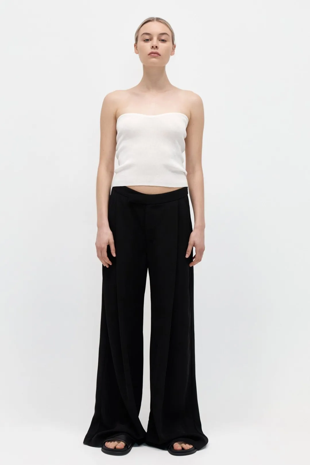 Knitwear*St. Agni Curve Knit Top - White
