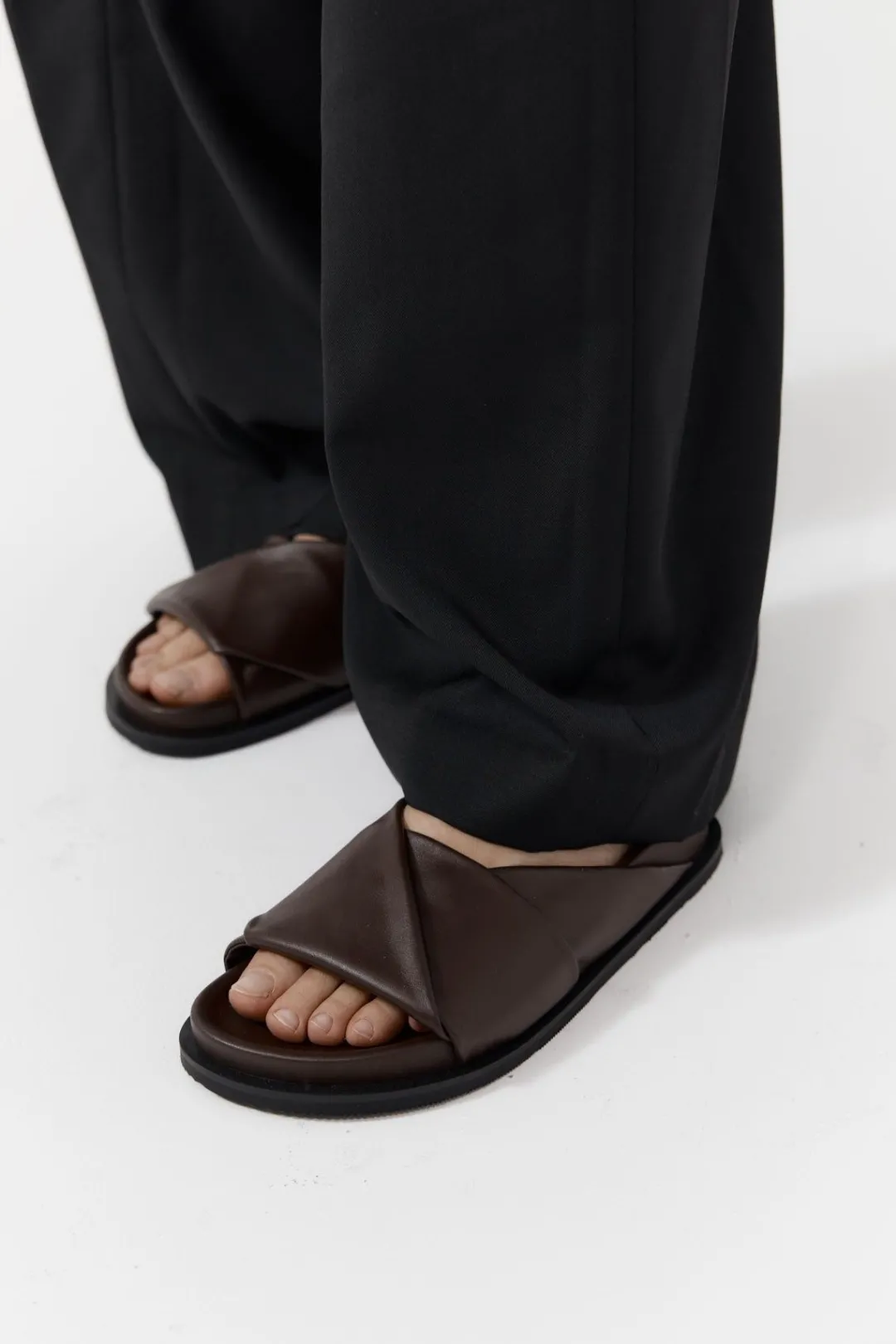 Slides*St. Agni Fold Detail Slide - Chocolate