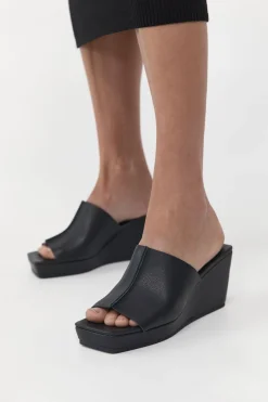 Heels*St. Agni Maria Wedge - Black