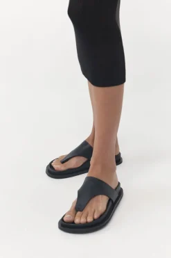 Unisex*St. Agni Minimal Thong - Black