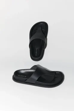 Slides*St. Agni Minimal Thong - Black