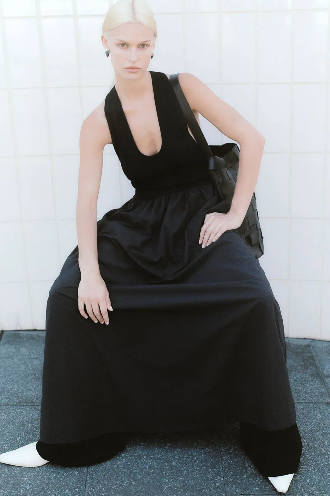 Dresses*St. Agni Plunge Neck Dress - Black