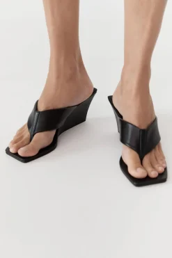 Wedges*St. Agni Soft Thong Wedge - Black