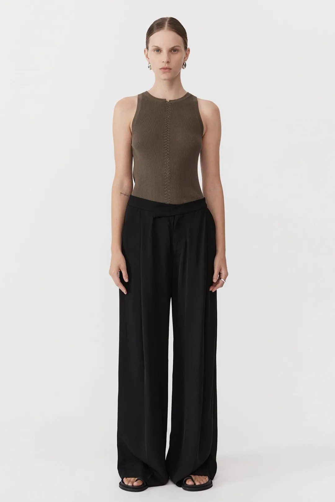 Basics*St. Agni Stitch Detail Tank - Kelp