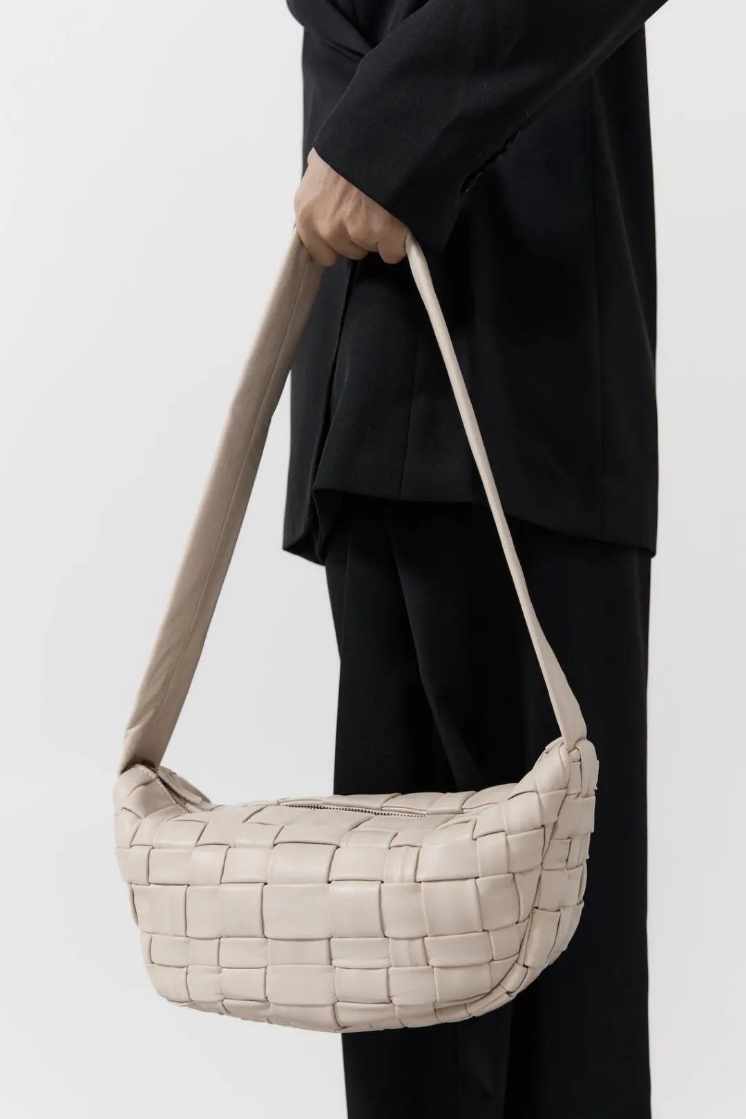 Bags*St. Agni Textured Crescent Bag - Ecru