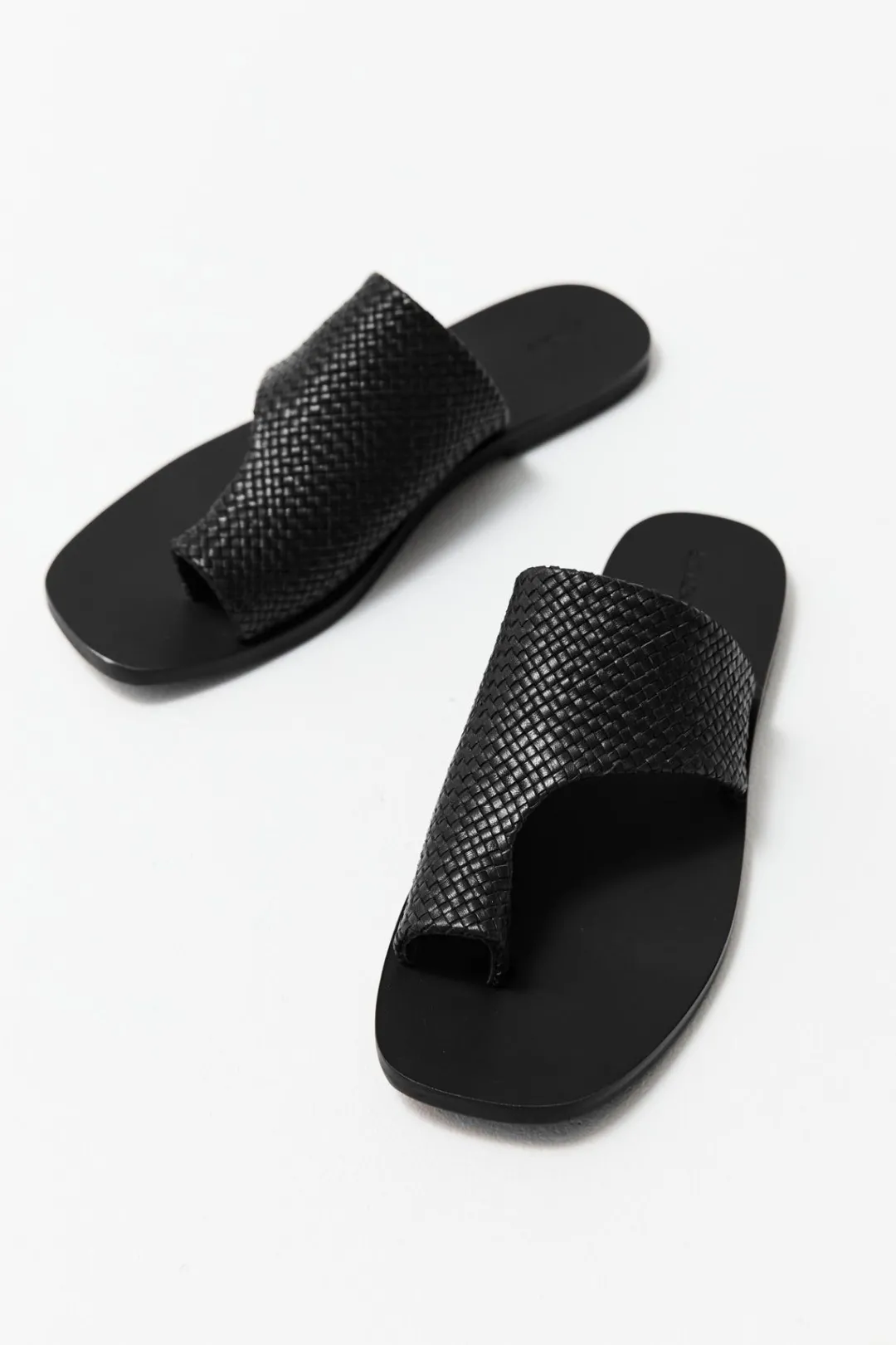 Slides*St. Agni Woven Abstract Slide - Black