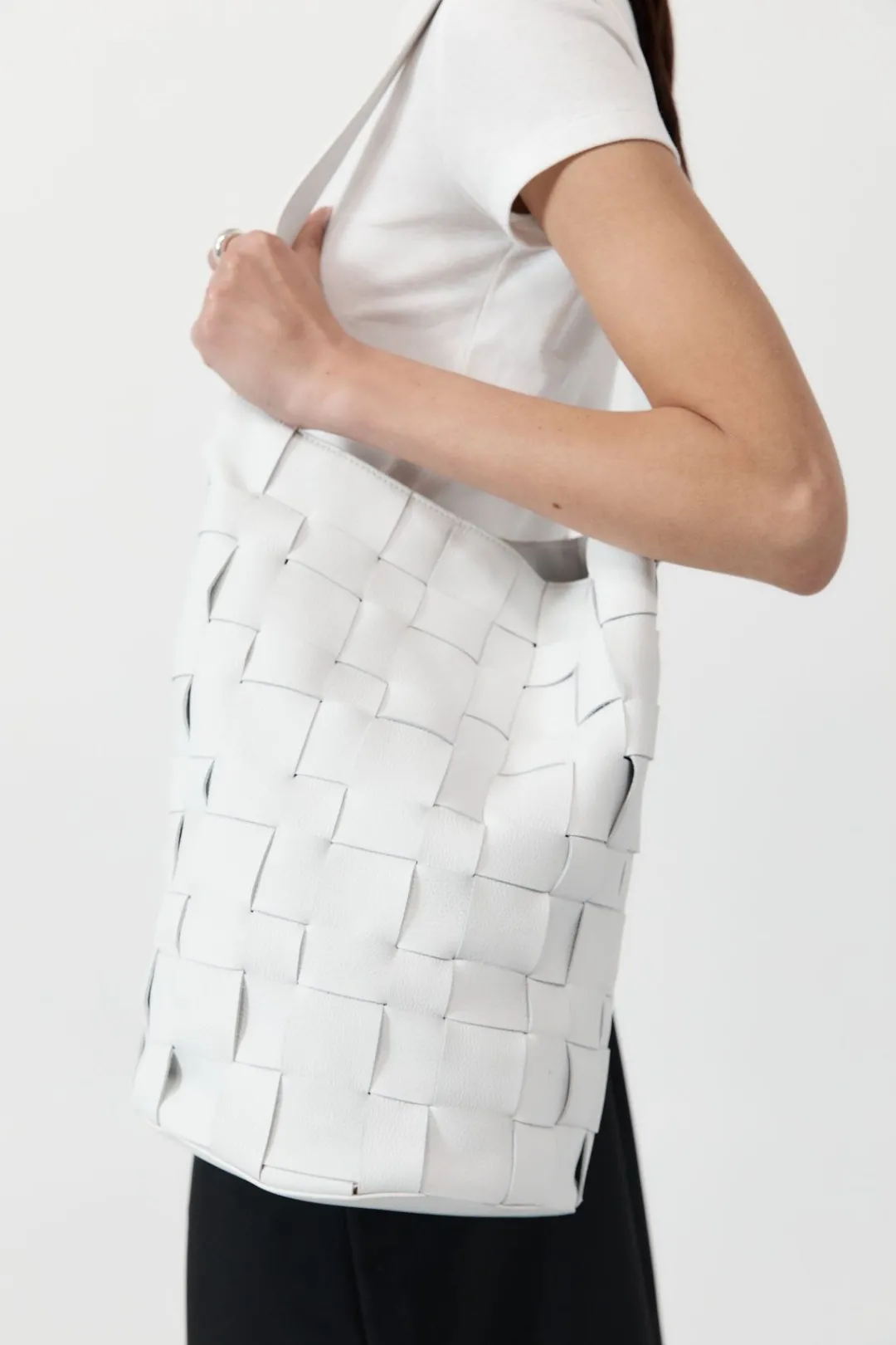 Bags*St. Agni Woven Bucket Bag - White