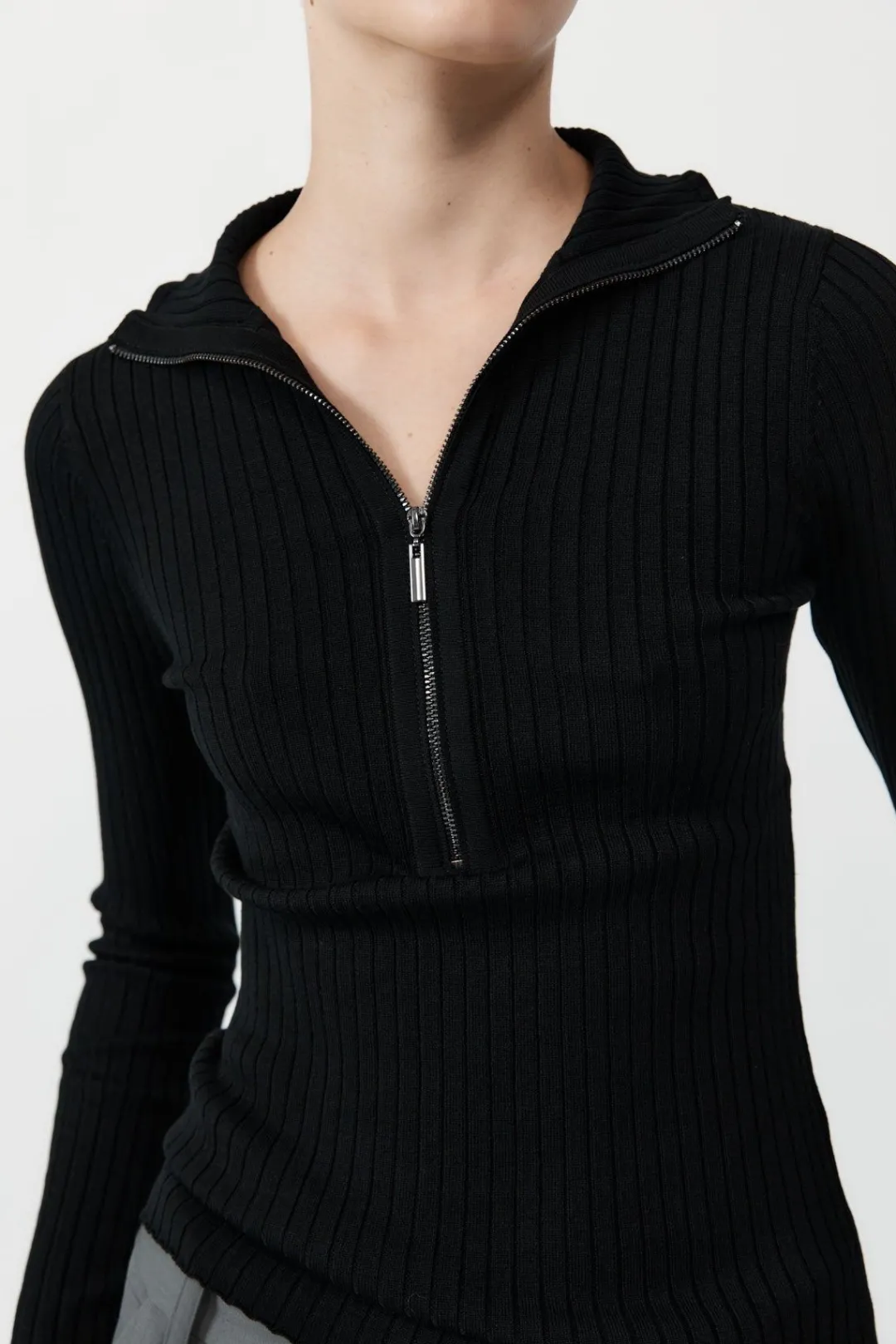 Knitwear*St. Agni Zip Front Top - Black